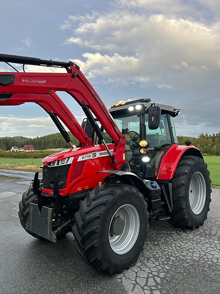 Massey Ferguson 6718 Dyna-VT EF 4 of 24