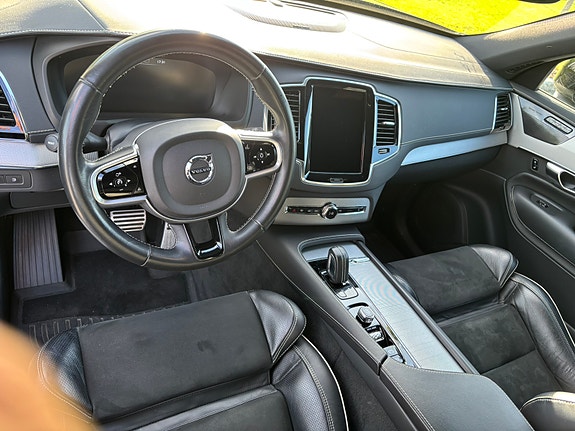 Volvo XC90 7 of 10