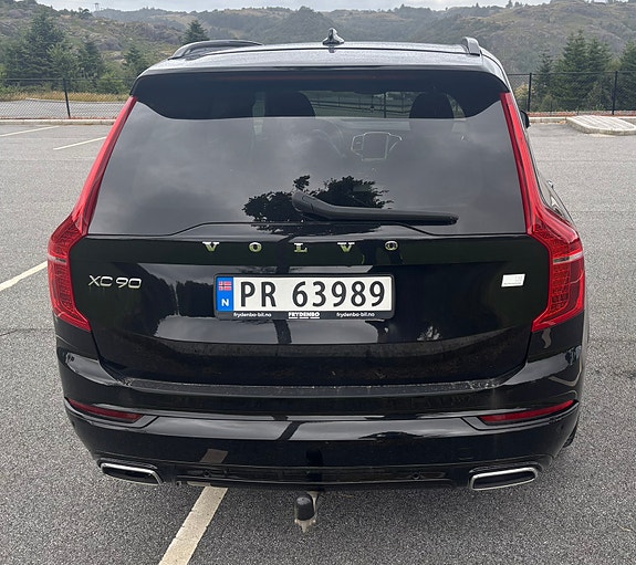 Volvo XC90 2 of 10