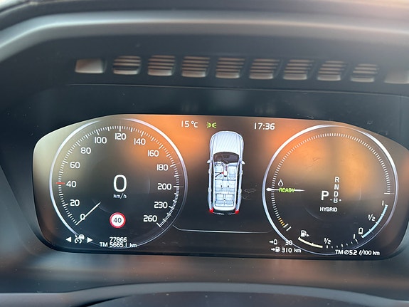 Volvo XC90 10 of 10