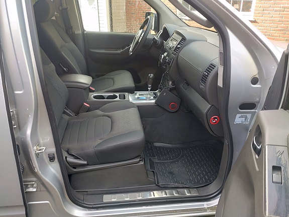 Nissan Pathfinder 14 of 24