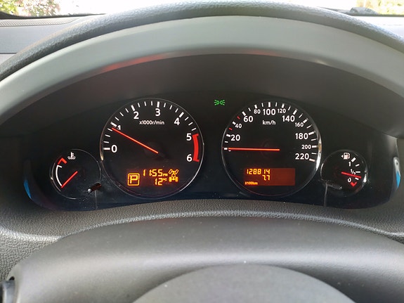 Nissan Pathfinder 10 of 24