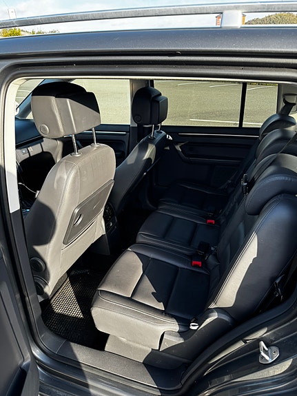 Volkswagen Touran 10 of 16