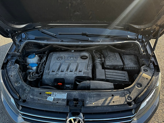 Volkswagen Touran 7 of 16