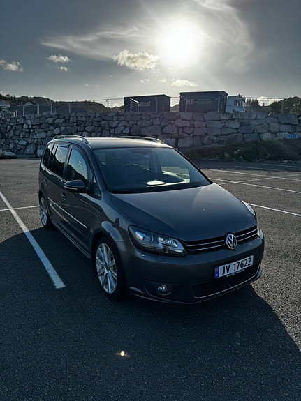 Volkswagen Touran 5 of 16