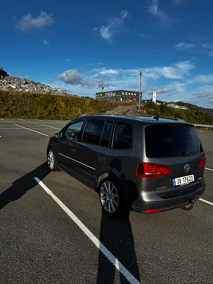 Volkswagen Touran 3 of 16