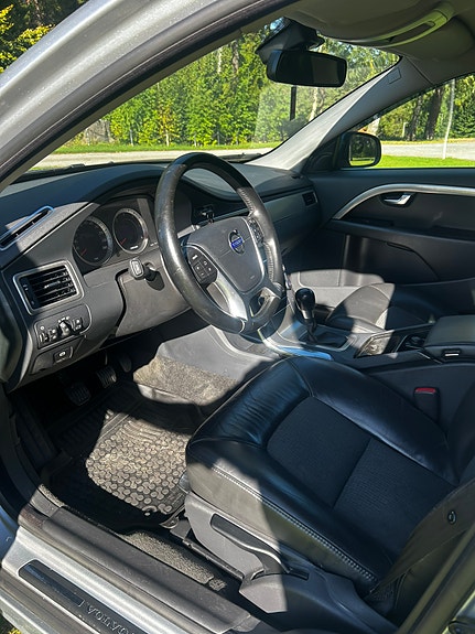 Volvo V70 16 of 19