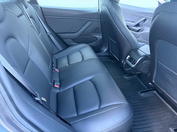 Tesla Model 3 16 of 30