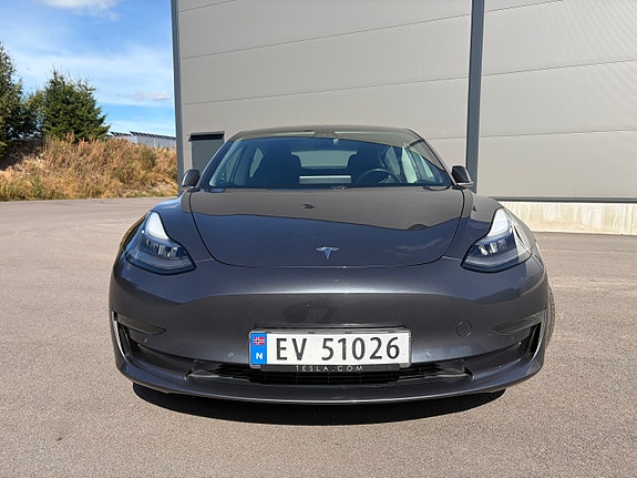 Tesla Model 3 9 of 30