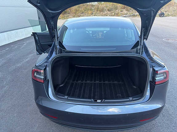 Tesla Model 3 14 of 30