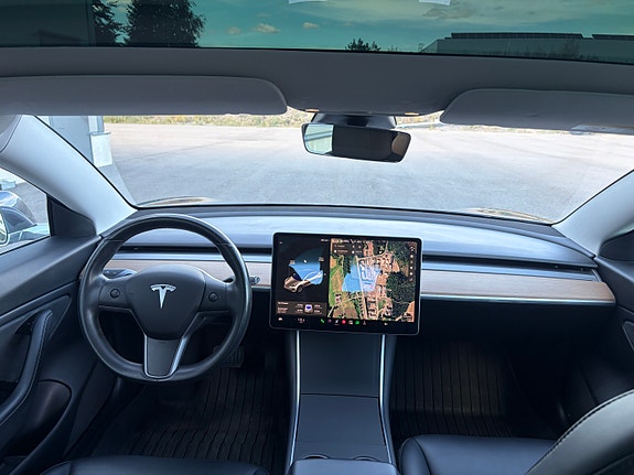 Tesla Model 3 20 of 30