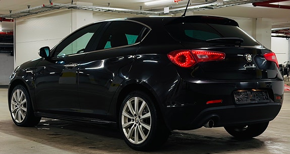 Alfa Romeo Giulietta 10 of 30