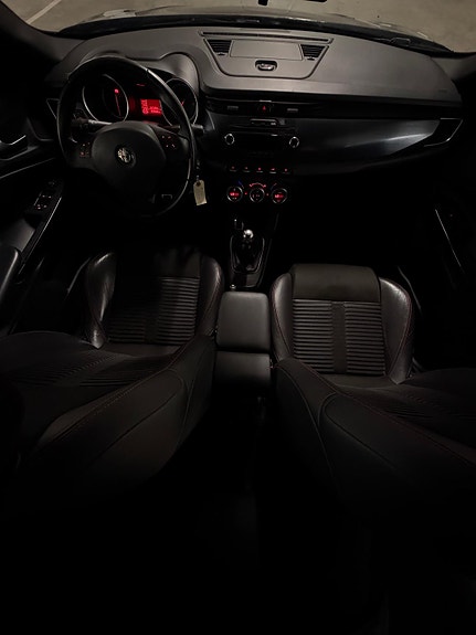 Alfa Romeo Giulietta 25 of 30