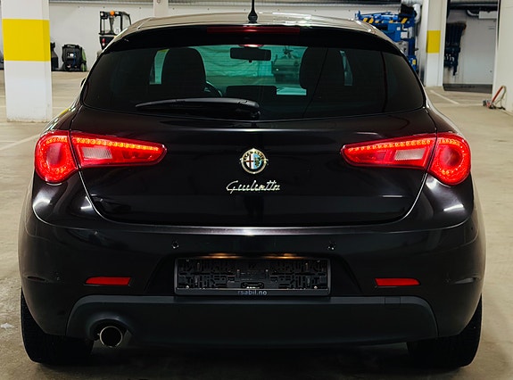 Alfa Romeo Giulietta 14 of 30
