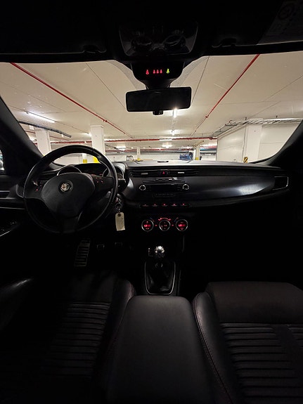 Alfa Romeo Giulietta 26 of 30