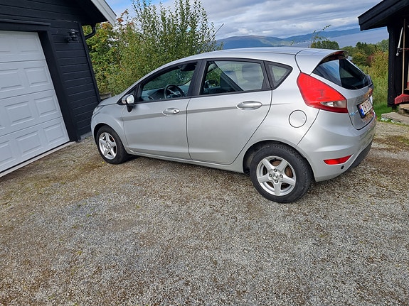 Ford Fiesta 3 of 13