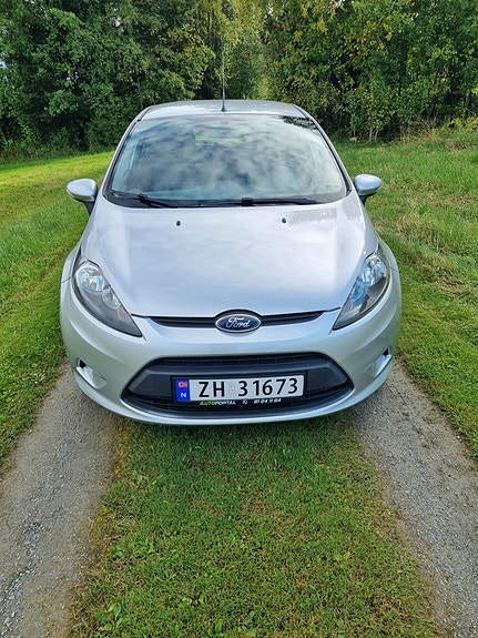 Ford Fiesta 4 of 13