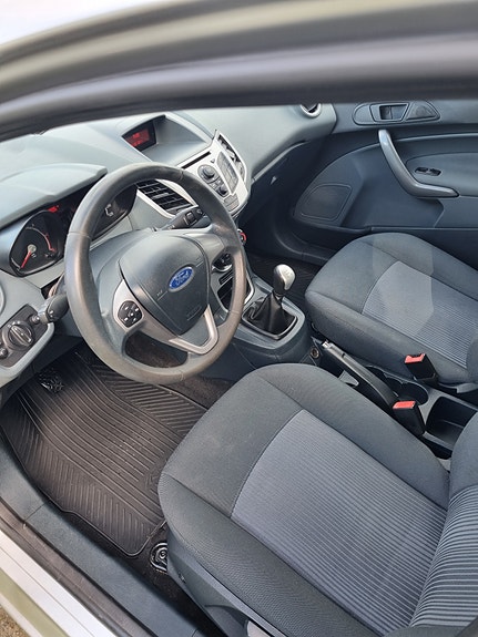 Ford Fiesta 5 of 13
