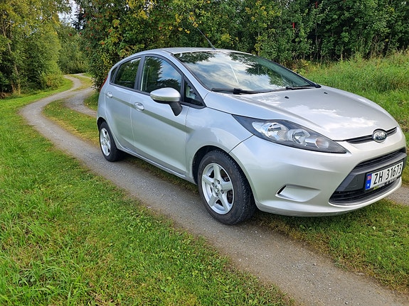 Ford Fiesta 2 of 13