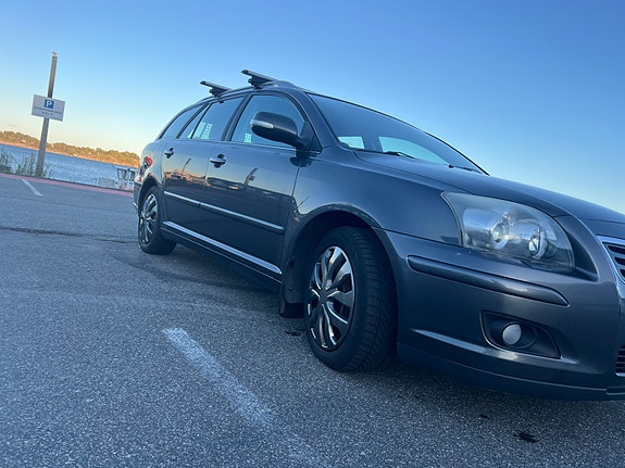Toyota Avensis 6 of 30
