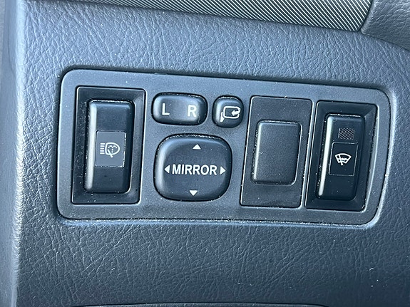 Toyota Avensis 30 of 30