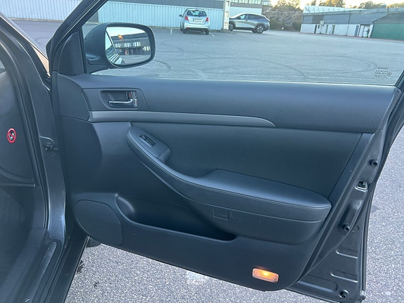 Toyota Avensis 13 of 30