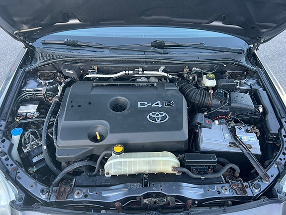 Toyota Avensis 21 of 30