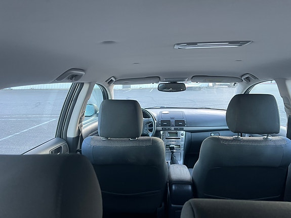 Toyota Avensis 19 of 30