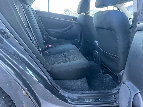 Toyota Avensis 14 of 30