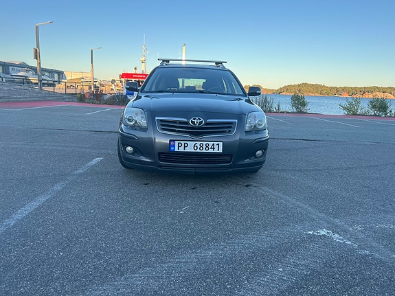 Toyota Avensis 2 of 30