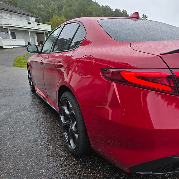 Alfa Romeo Giulia 8 of 24