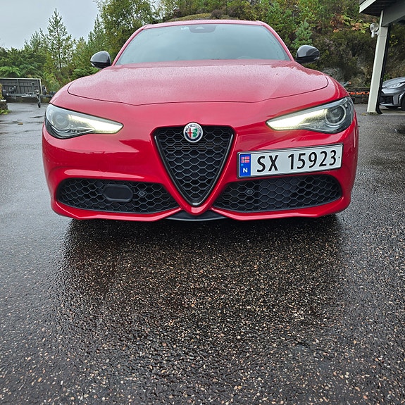 Alfa Romeo Giulia 3 of 24