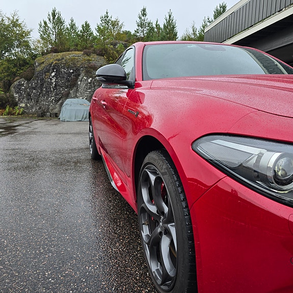 Alfa Romeo Giulia 5 of 24