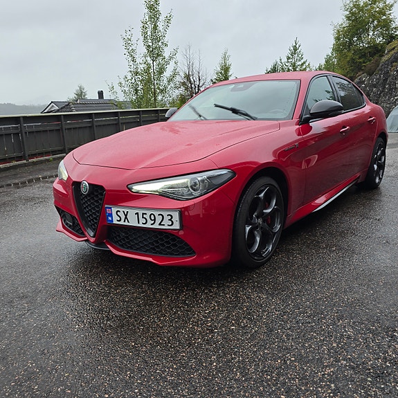 Alfa Romeo Giulia 9 of 24