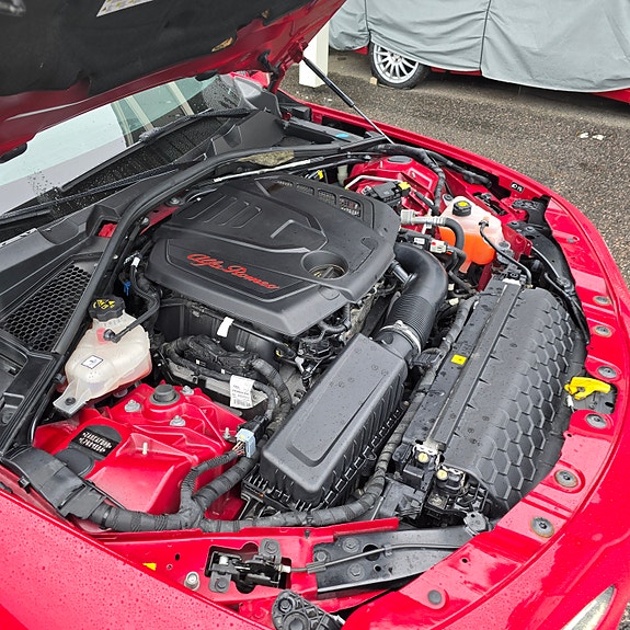 Alfa Romeo Giulia 19 of 24
