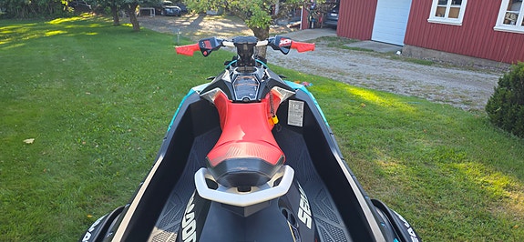 Seadoo spark TRIXX 2UP 8 of 17