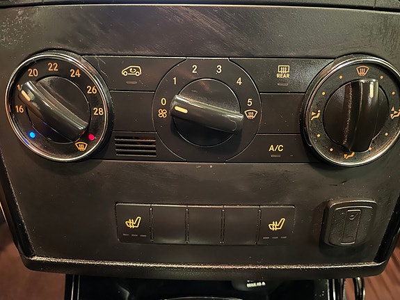 Mercedes-Benz A160 d 25 of 30