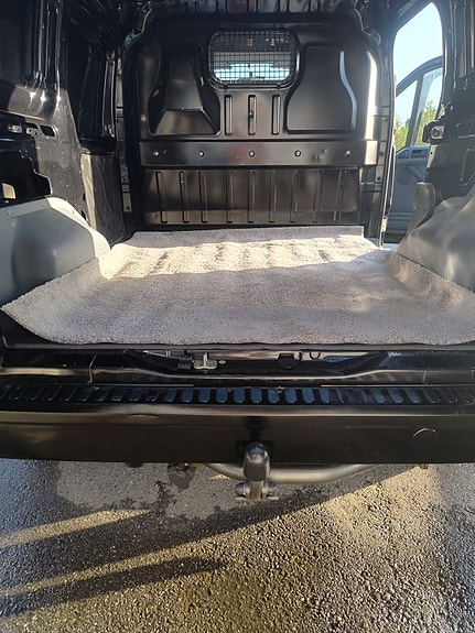 Ford Transit Connect 17 of 30