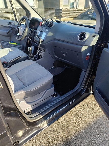 Ford Transit Connect 15 of 30
