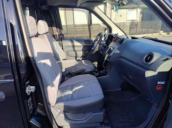 Ford Transit Connect 10 of 30