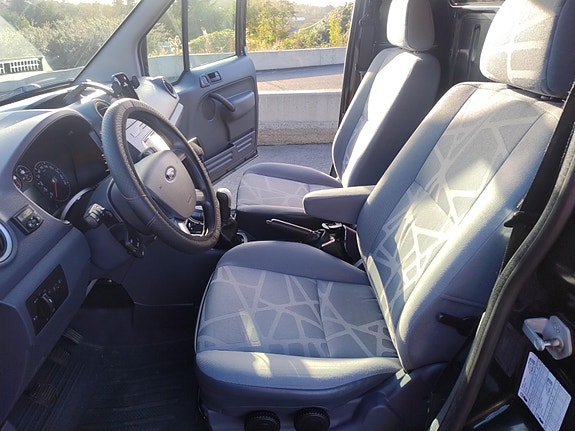 Ford Transit Connect 12 of 30