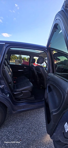 Ford S-MAX 27 of 30