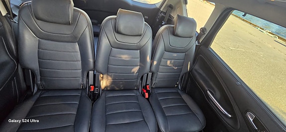 Ford S-MAX 23 of 30