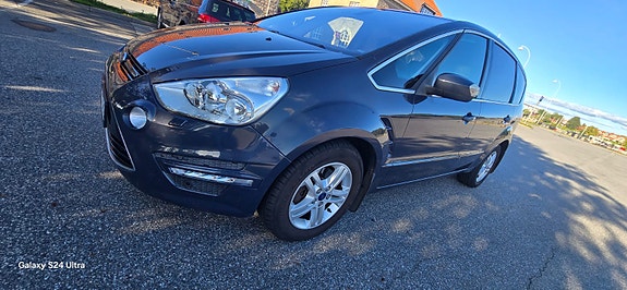 Ford S-MAX 13 of 30