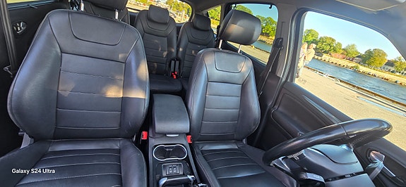 Ford S-MAX 28 of 30