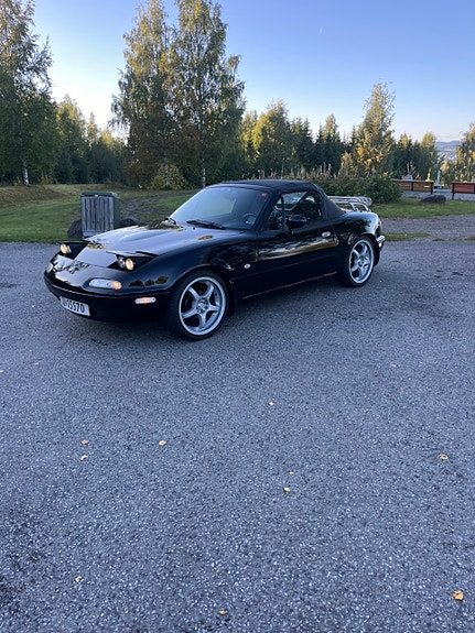 Mazda MX-5 4 of 11