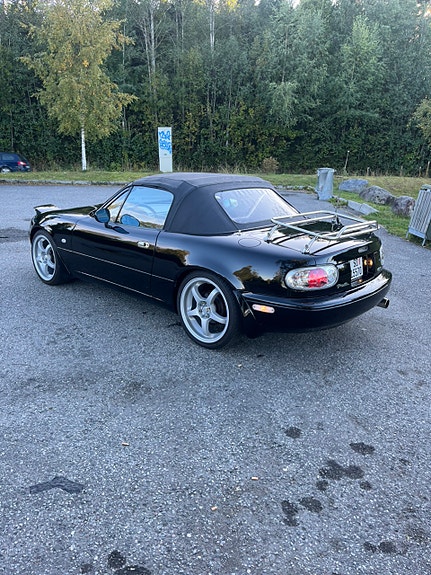 Mazda MX-5 5 of 11