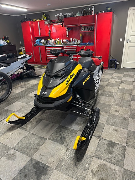 Ski-doo MXZ Sport 600 EFI 2 of 10