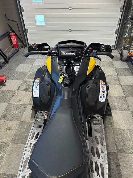 Ski-doo MXZ Sport 600 EFI 8 of 10