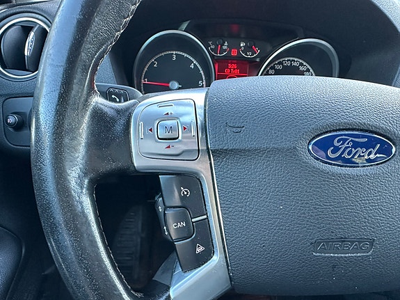 Ford Mondeo 17 of 24